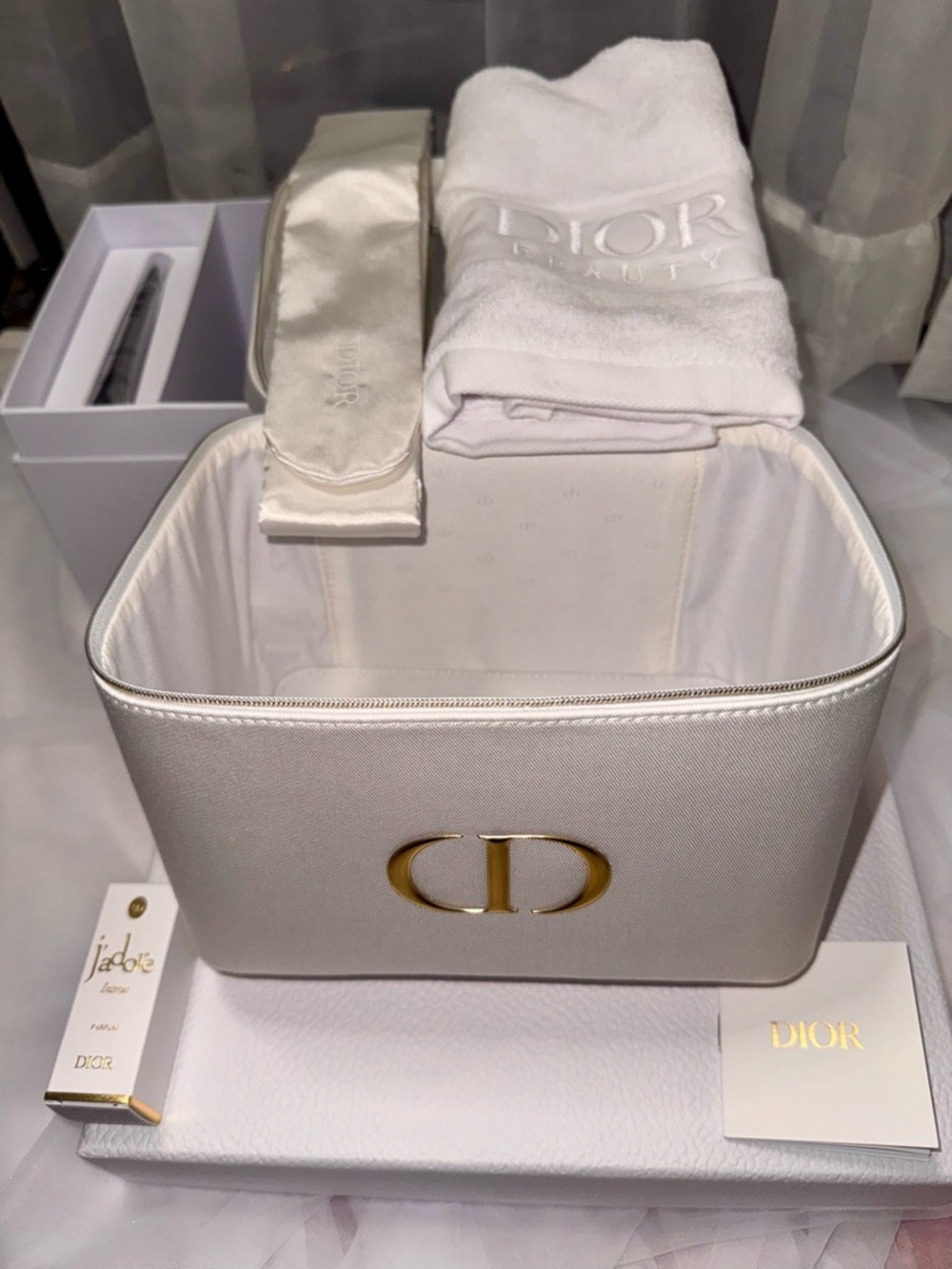 NWT Dior Ivory Vanity Case Platinum Member Welcome Gift Set